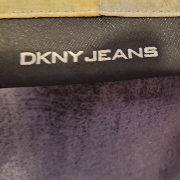 💛🤍🖤 DKNY Blouse - Picture 9 of 10